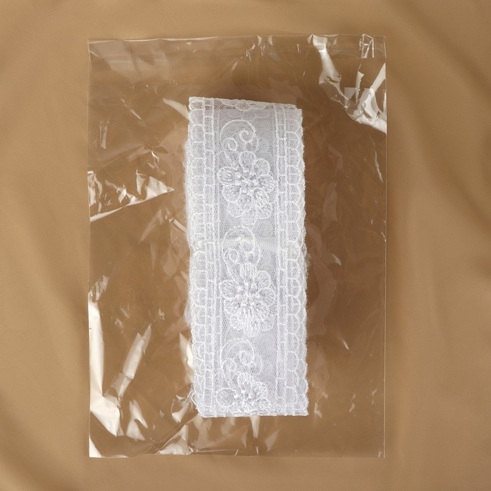 Кружево на сетке, 50 мм &times; 11 &plusmn; 1 м, цвет белый