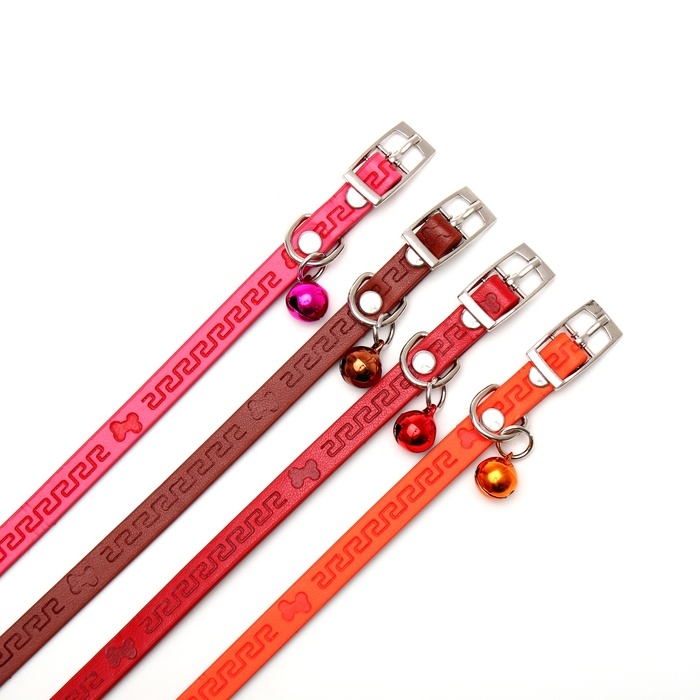 Ошейник с тиснением Ошейник с тиснением "Косточки и завитушки", основа TPR, 30 х 1 см, микс цветов