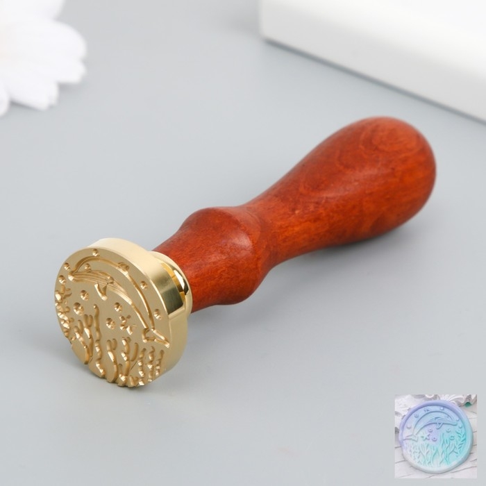 Печать для сургуча с деревянной ручкой Печать для сургуча с деревянной ручкой "Дельфин и кораллы" 9х2,5х2,5 см