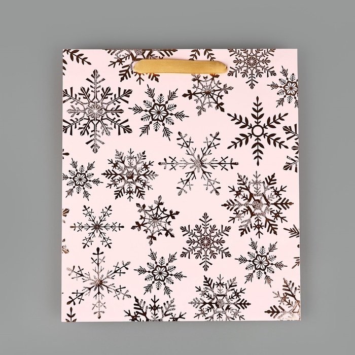 Пакет подарочный новогодний ламинированный &laquo;Вьюга&raquo;, тиснение, M 30 х 26 х 9 см, Новый год