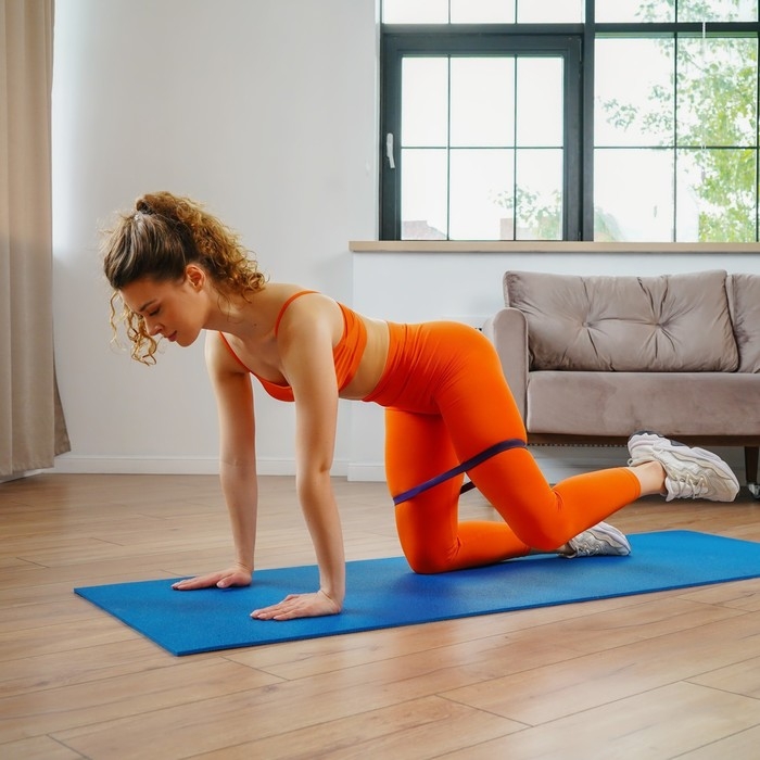 Фитнес-резинка ONLYTOP, 30х2,2х0,5 см, нагрузка 55 кг, цвет фиолетовый Фитнес-резинка ONLYTOP, 30х2,2х0,5 см, нагрузка 55 кг, цвет фиолетовый