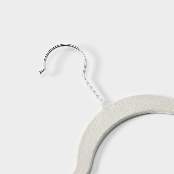 Плечики - вешалки для одежды Доляна, 44×23,5 см, 10 шт, флокированное покрытие, цвет белый Плечики - вешалки для одежды Доляна, 44×23,5 см, 10 шт, флокированное покрытие, цвет белый