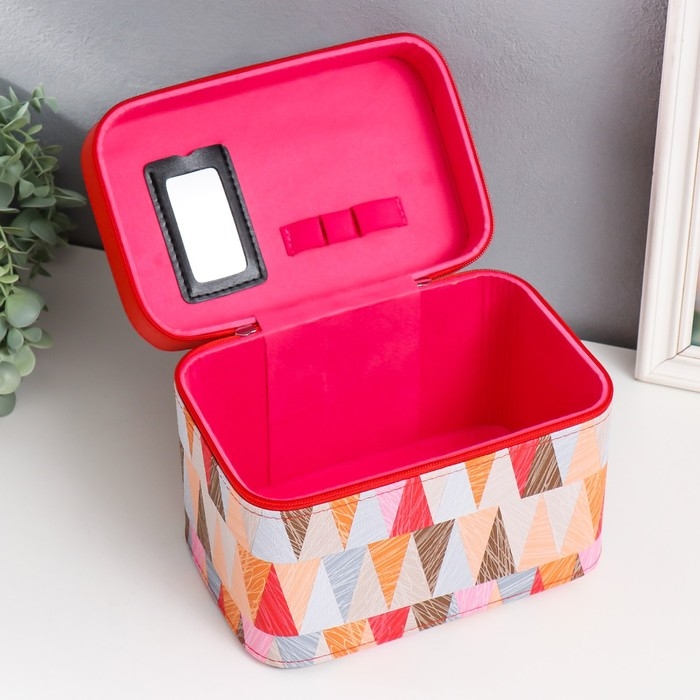 Шкатулка кожзам с зеркалом Шкатулка кожзам с зеркалом "Треугольники. Алый" н-р 3 шт 18х10х12,5 21х13х15,5 23х15х18,5 см