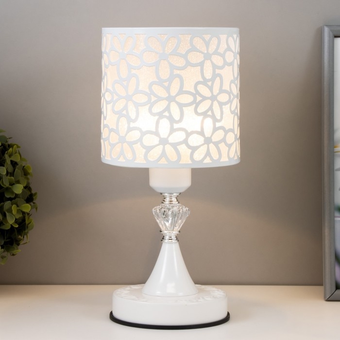 Лампа настольная "Белые цветы" 40W E27 белый 14,5х14,5х31 см RISALUX