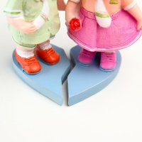 Сувенир полистоун "Малыши с сумочками на сердце" набор 2 шт 5х4,5х9 5х4,8х9 см Сувенир полистоун "Малыши с сумочками на сердце" набор 2 шт 5х4,5х9 5х4,8х9 см