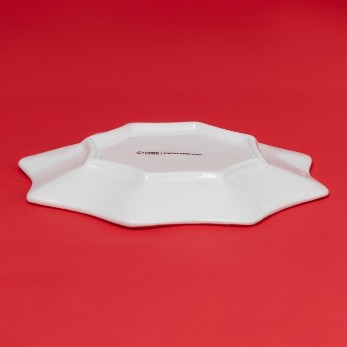 Тарелка новогодняя Доляна &laquo;Сани Деда Мороза&raquo;, керамика, 20&times;2,3 см, цвет белый