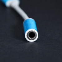 Переходник Luazon, с Lightning на Jack 3.5, музыка + гарнитура, от iOS 10.3, белый Переходник Luazon, с Lightning на Jack 3.5, музыка + гарнитура, от iOS 10.3, белый