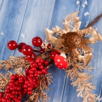 Декор "Новогодняя грация" ягодки, 30х10 см, красно-золотой Декор "Новогодняя грация" ягодки, 30х10 см, красно-золотой