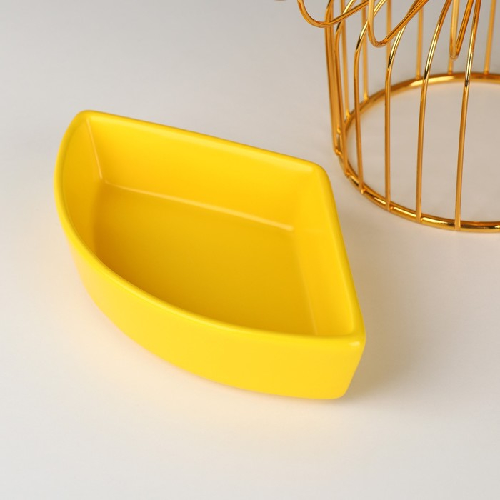 Менажница керамическая 3 ячейки на металлической подставке «Богема», 22×14 см, цвет жёлтый Менажница керамическая 3 ячейки на металлической подставке «Богема», 22×14 см, цвет жёлтый