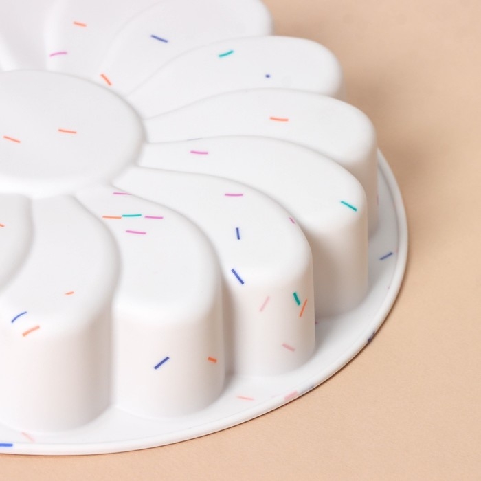 Форма для выпечки KONFINETTA &laquo;Ромашка&raquo;, силикон, d=20 см (внутр. диаметр 18,5 см), цвет белый