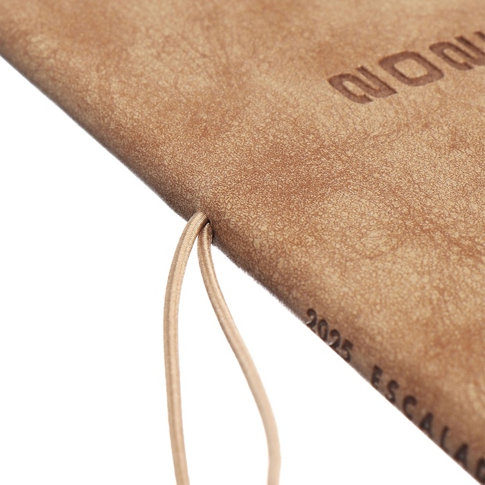 Еженедельник датир 2025г 175х95мм мягк обл иск кож 64л ESCALADA, бл тис, бл 70 г/м&sup2;,бежевый