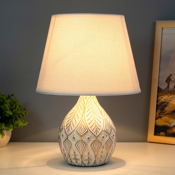 Лампа настольная 38047/1 E14 40Вт белый с золотой патиной 23х23х32 см