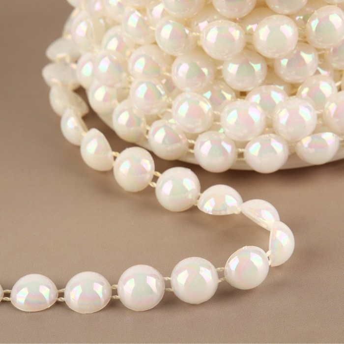 Жемчуг на нитях, с голографией, плоский, 10 мм, 9 &plusmn; 1 м, цвет белый