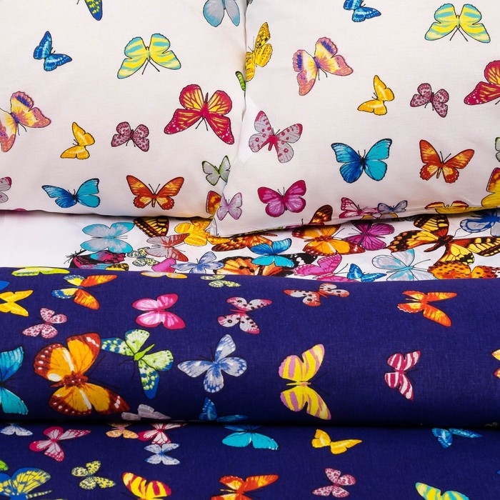 Постельное бельё 1,5 сп. &laquo;Василиса&raquo; Вихрь бабочек 145х215 см, 150х214 см, 70х70 см - 2 шт.