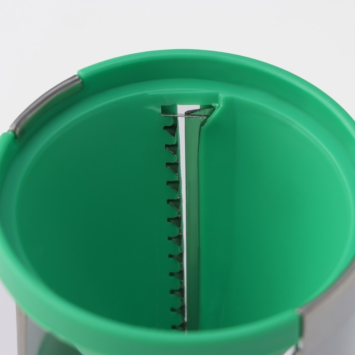 Овощерезка соломкой Доляна, 7&times;7&times;13 см, цвет МИКС