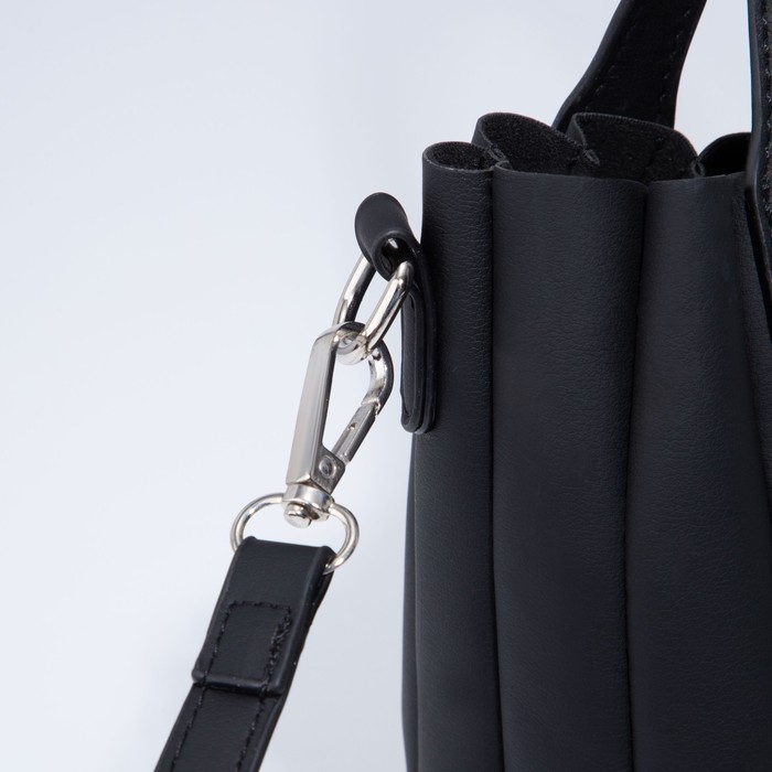 Сумка-тоут на магните, длинный ремень, цвет чёрный