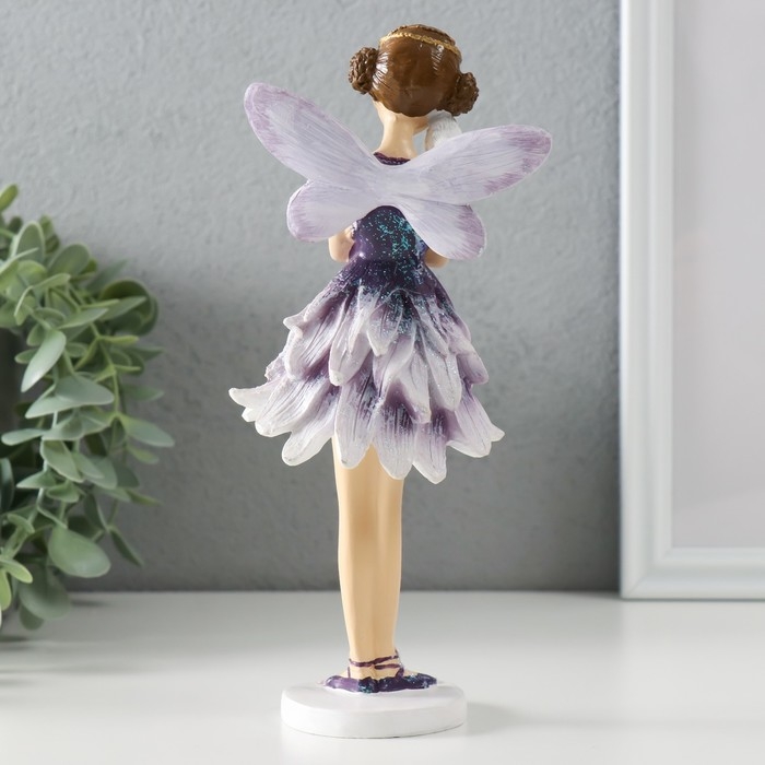 Сувенир полистоун "Девочка-бабочка в сиреневом платье, с птичкой на плече" 9,5х9х21 см