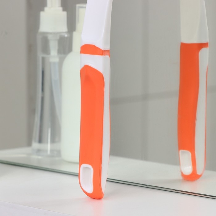 Водосгон с нескользящей ручкой Raccoon Orange, сгон силикон, 25&times;24 см