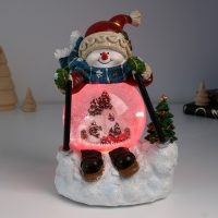 Сувенир полистоун водяной шар музыка, свет "Снеговичок на лыжах" d=10 см 15х13,5х21 см Сувенир полистоун водяной шар музыка, свет "Снеговичок на лыжах" d=10 см 15х13,5х21 см