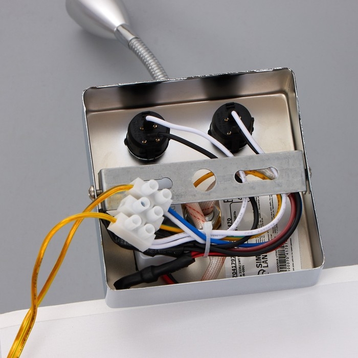 Бра 2236/1WT E27 40Вт бело-хромовый 17х21х45 см Бра 2236/1WT E27 40Вт бело-хромовый 17х21х45 см