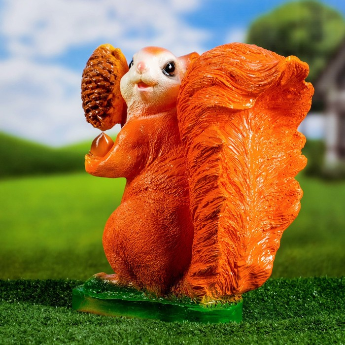 Садовая фигура Садовая фигура "Белка с шишкой" 13×18×28см