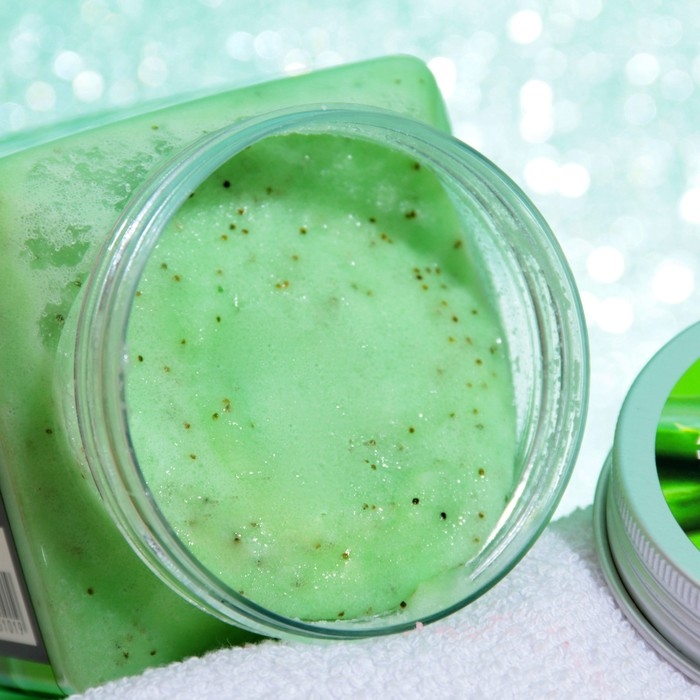 Крем-Скраб для тела обновляющий с алоэ вера 500 мл Крем-Скраб для тела обновляющий с алоэ вера 500 мл