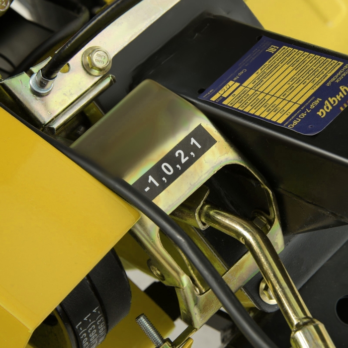 Мотоблок ТУНДРА, 7 л.с., чугунный редуктор, скорости 2/1, колеса 4.00-10 Мотоблок ТУНДРА, 7 л.с., чугунный редуктор, скорости 2/1, колеса 4.00-10", ручной старт