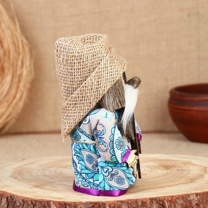 Оберег "Домовой с панно", 15-16 см