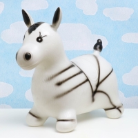 Игрушка - прыгун детская "Зебра" резиновая надувная, 49х24см, черно-белая Игрушка - прыгун детская "Зебра" резиновая надувная, 49х24см, черно-белая