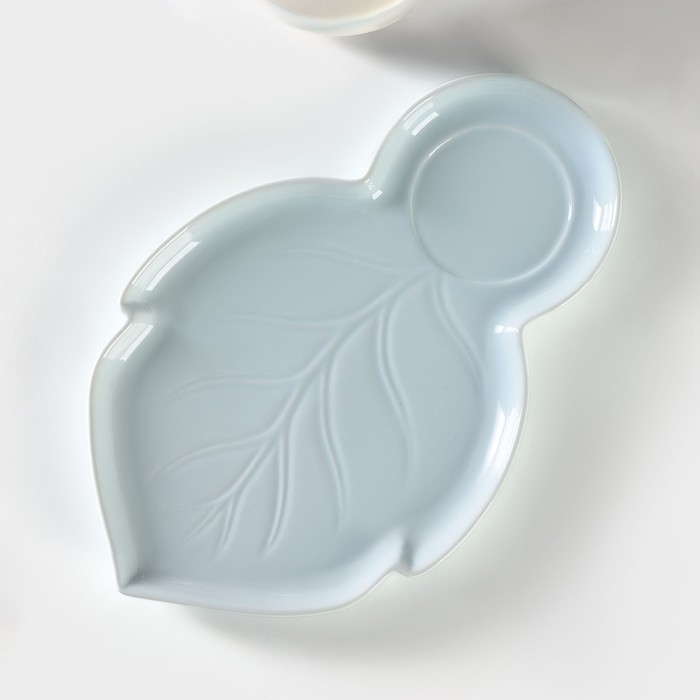 Чайная пара керамическая &laquo;Листочек&raquo;, 3 предмета: чашка 320 мл, блюдце 25,5&times;16 см, ложка, цвет голубой