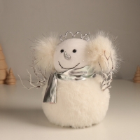 Декор "Снеговик в меховых наушниках" 20х12х17 см Декор "Снеговик в меховых наушниках" 20х12х17 см