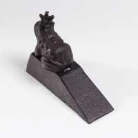 Стоппер дверной чугун "Принцесса-лягушка" 10х5х14 см Стоппер дверной чугун "Принцесса-лягушка" 10х5х14 см