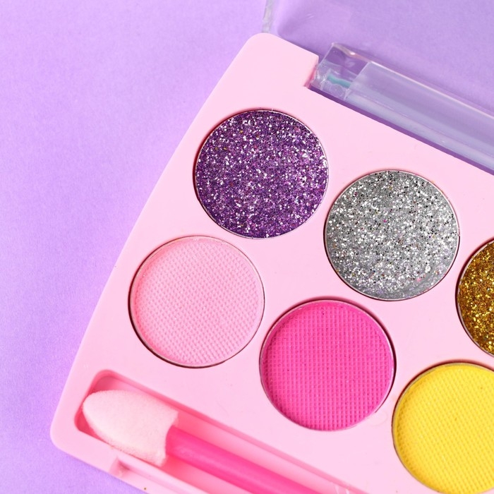 Набор детской косметики с наклейками «Маленькой мисс», тени, блеск для губ Набор детской косметики с наклейками «Маленькой мисс», тени, блеск для губ