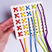 Шнуровка Монтессори «Квадрат» Шнуровка Монтессори «Квадрат»