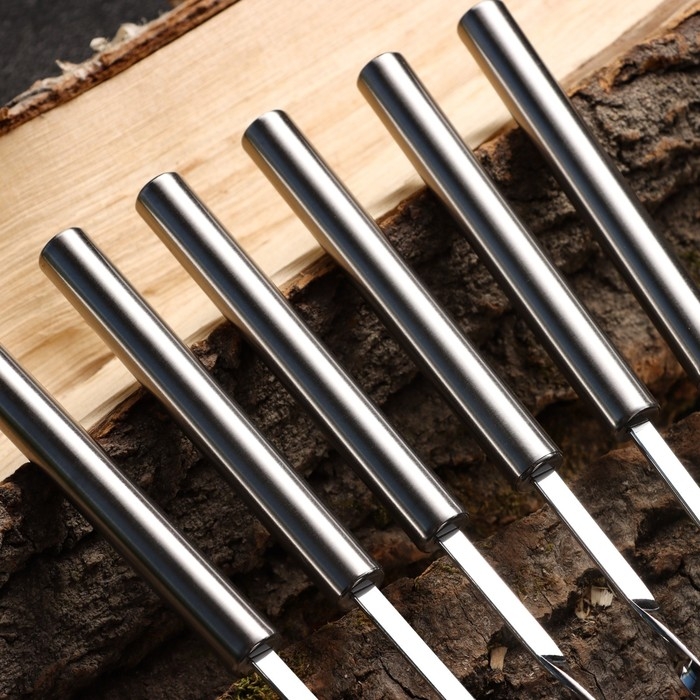 Набор шампуров 6 шт, рабочая часть - 32 см, ширина - 4 мм, толщина - 2 мм, с мет. ручкой Набор шампуров 6 шт, рабочая часть - 32 см, ширина - 4 мм, толщина - 2 мм, с мет. ручкой