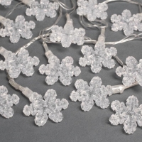 Гирлянда &laquo;Нить&raquo; 5 м с насадками &laquo;Снежинки&raquo;, IP20, прозрачная нить, 20 LED, свечение мульти (RG/RB), мигание, 220 В