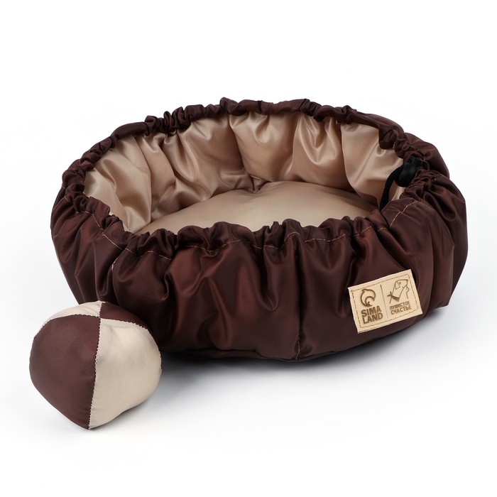 Лежанка для кошек и собак двусторонняя с игрушкой &laquo;Кофе с молоком&raquo; 50-30х12 см