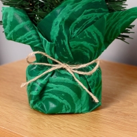 Новогодняя композиция "Рождевственская" шишки золото+ягоды 20 см