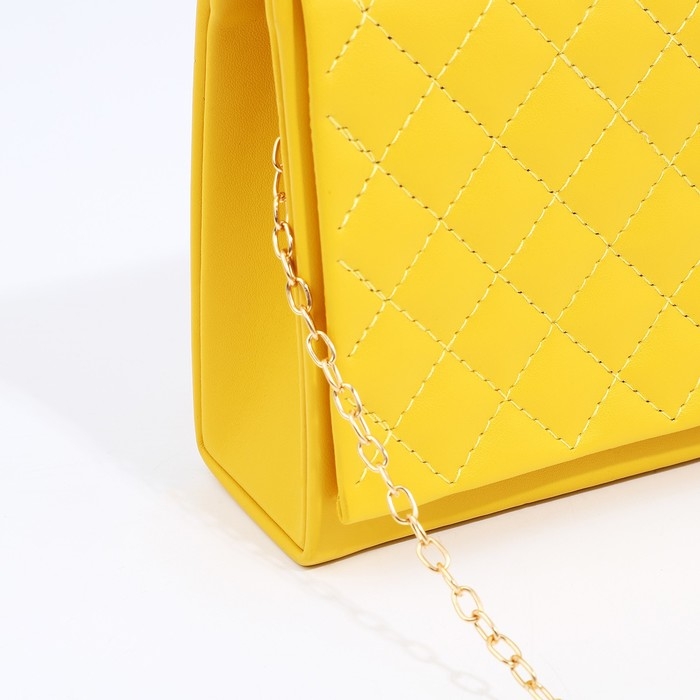 Сумка-клатч на магните, цвет жёлтый