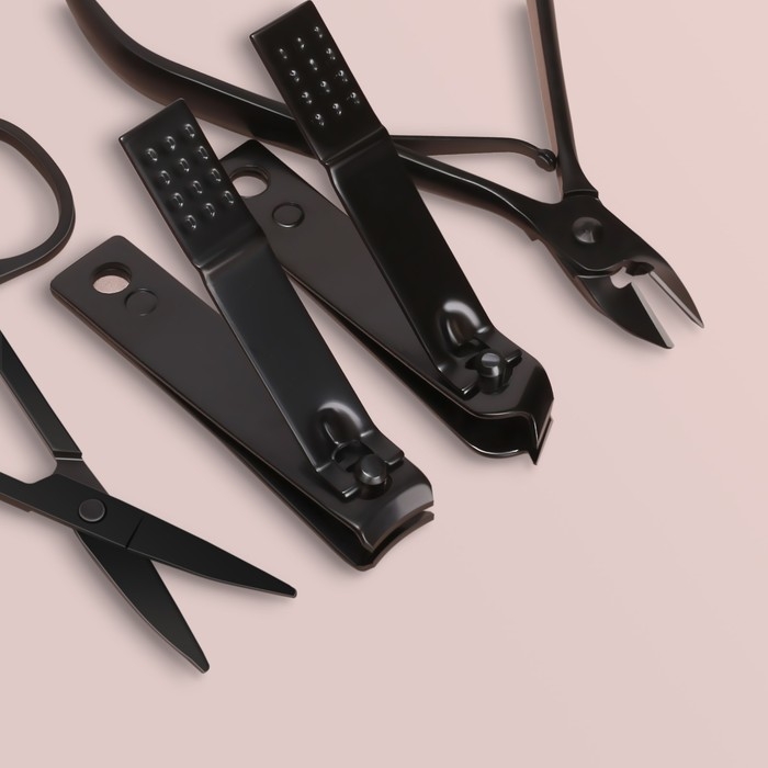 Набор маникюрный, 8 предметов, в футляре, цвет чёрный Набор маникюрный, 8 предметов, в футляре, цвет чёрный