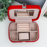 Шкатулка кожзам под часы 1 деление и бижутерию "Рептилия алая" комбинированная 7х14х20 см