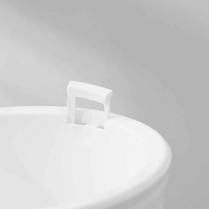 Кашпо для цветов со вставкой &laquo;Валенсия&raquo;, 2 л, цвет белый