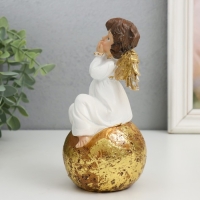 Сувенир полистоун "Ангелок в бежевом платье на шаре" золотые крылья 7х8х16 см Сувенир полистоун "Ангелок в бежевом платье на шаре" золотые крылья 7х8х16 см