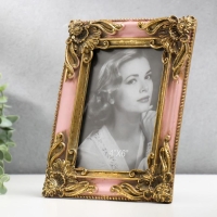 Фоторамка полистоун 10х15 см "Цветы в уголках с пышной листвой" розовая с золотом 20х15,5 см 53837 Фоторамка полистоун 10х15 см "Цветы в уголках с пышной листвой" розовая с золотом 20х15,5 см 53837