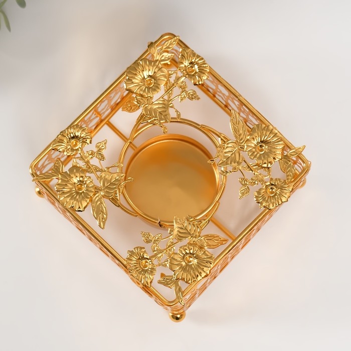 Подсвечник металл на 1 свечу "Квадрат. Подсолнухи" золото d=5,5 см 10х10х5,6 см