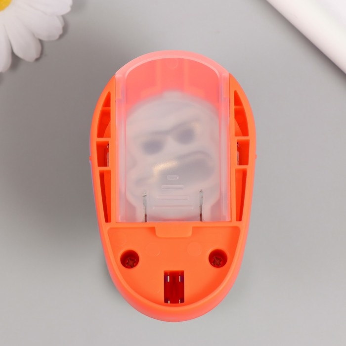 Дырокол фигурный рисунок 3,8х3,8 см Дырокол фигурный рисунок 3,8х3,8 см "Курорт" 7х5,2х9,2 см, МИКС