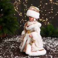 Снегурочка "В шубке с пайетками и косой" двигается, 30 см, бежево-белый Снегурочка "В шубке с пайетками и косой" двигается, 30 см, бежево-белый