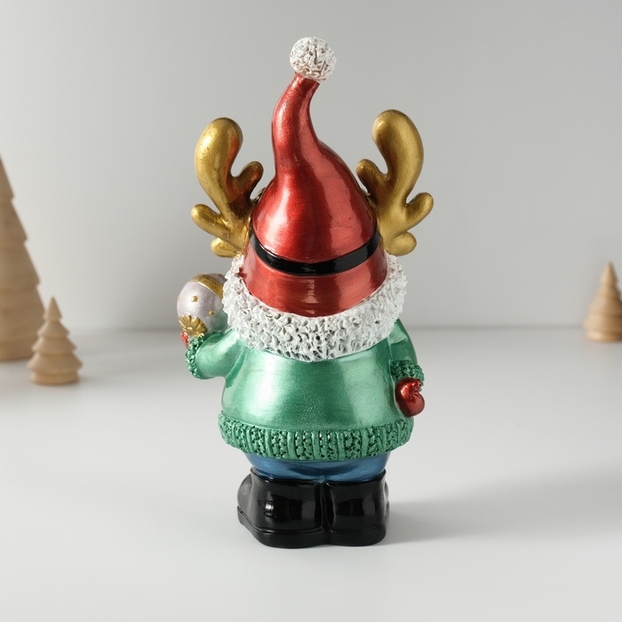 Сувенир полистоун "Дед Мороз в колпаке с рожками, с ёлочным шариком" 11х9,5х21 см