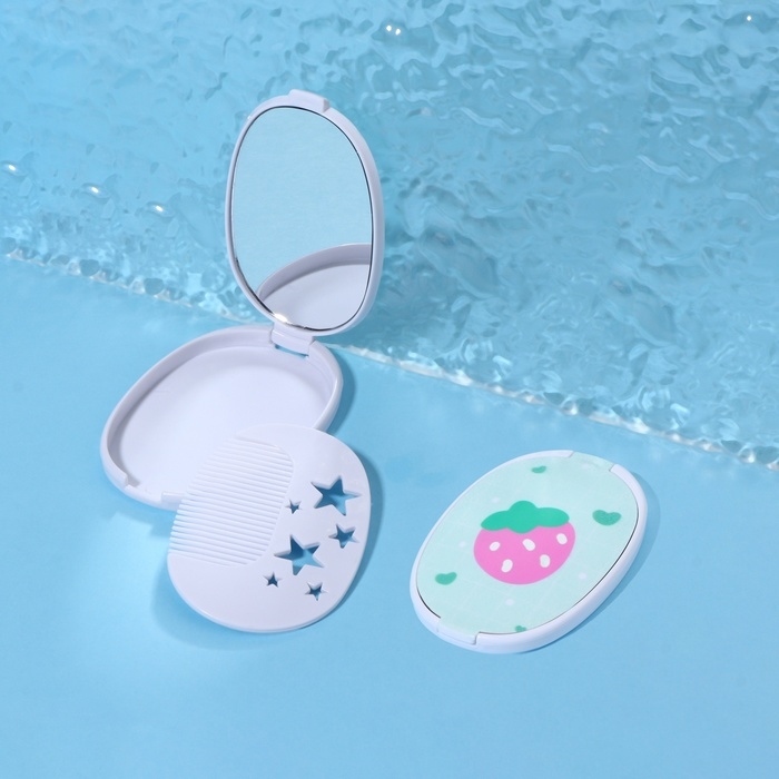 Зеркало складное &laquo;Клубника&raquo;, с расчёской, 6,5 &times; 9,5 см