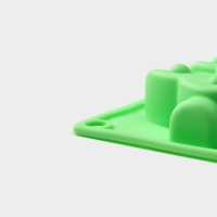 Форма для выпечки новогодняя Доляна &laquo;Новый год&raquo;, силикон, 27&times;17&times;2 см, 6 ячеек, цвет зелёный